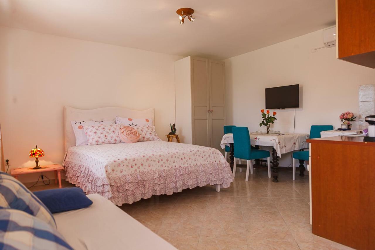 Castello Flower Apartment Kaštela Kültér fotó