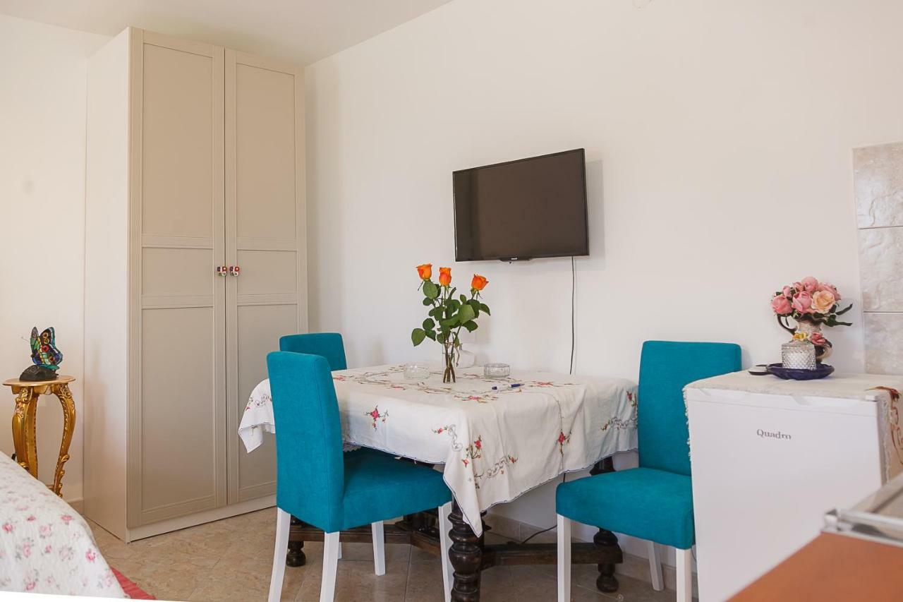 Castello Flower Apartment Kaštela Kültér fotó